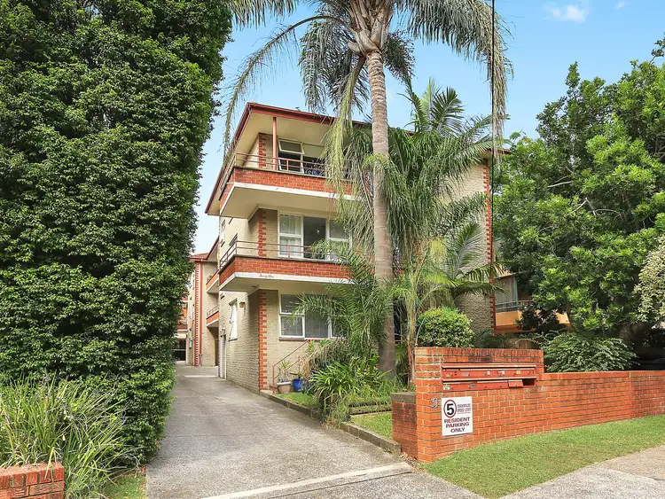 Third view of Homely apartment listing, 9/31 Hawkesbury Avenue, Dee Why NSW 2099