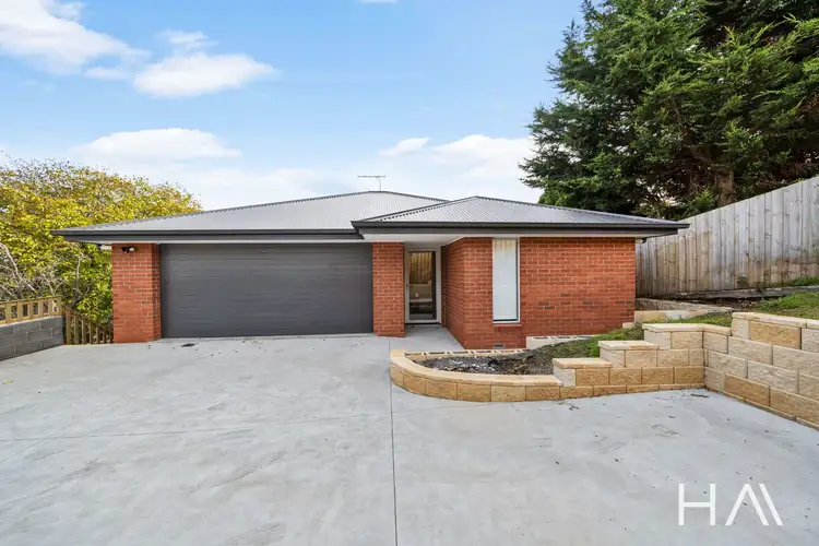 12A Easton Avenue