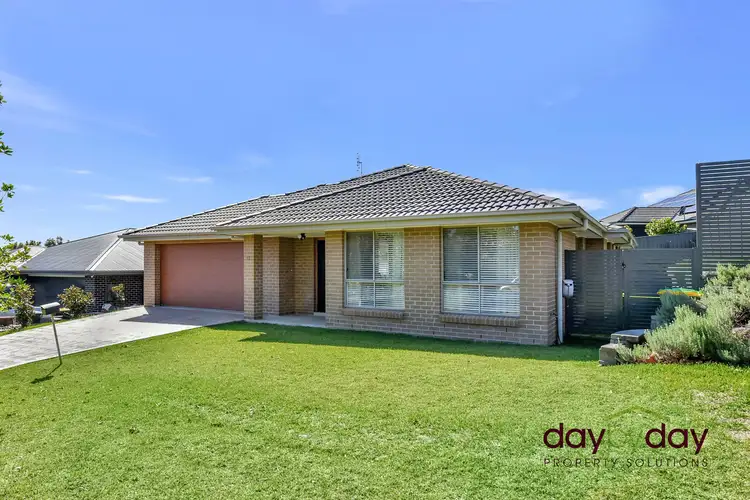 12 Outlook Boulevard, Fletcher NSW 2287