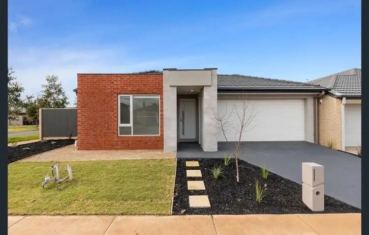 Main view of Homely house listing, 39 Wiltshire Boulevard, Thornhill Park VIC 3335