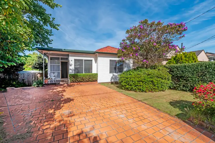 9 Forrest Street, Chifley NSW 2036