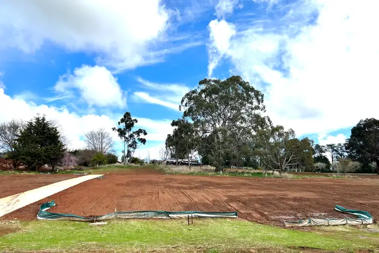 .11 Yackerboon Place, Orange NSW 2800