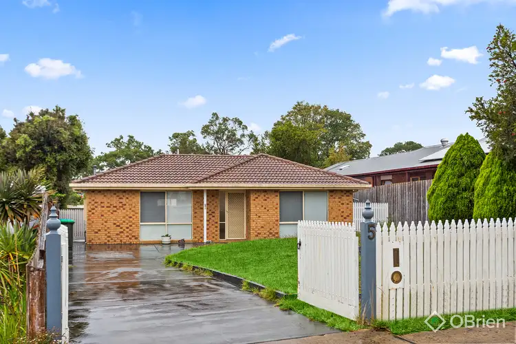 5 Madeleine Court, Somerville VIC 3912