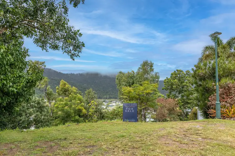 25 Daydream Court, Cannonvale QLD 4802