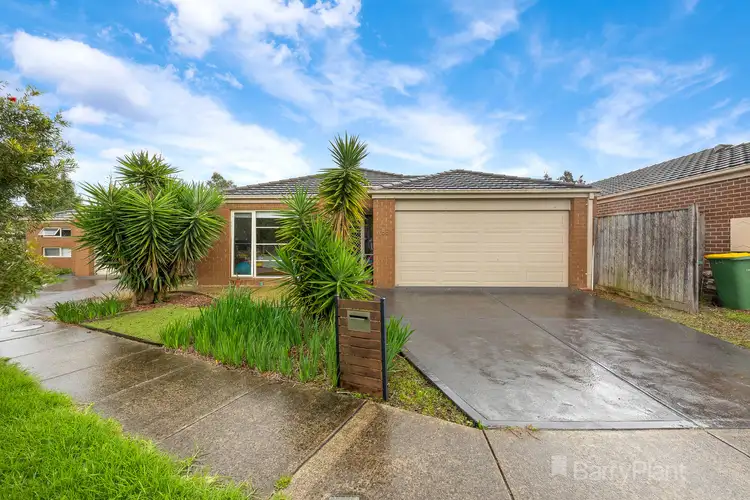 88 Fallingwater Drive, Pakenham VIC 3810