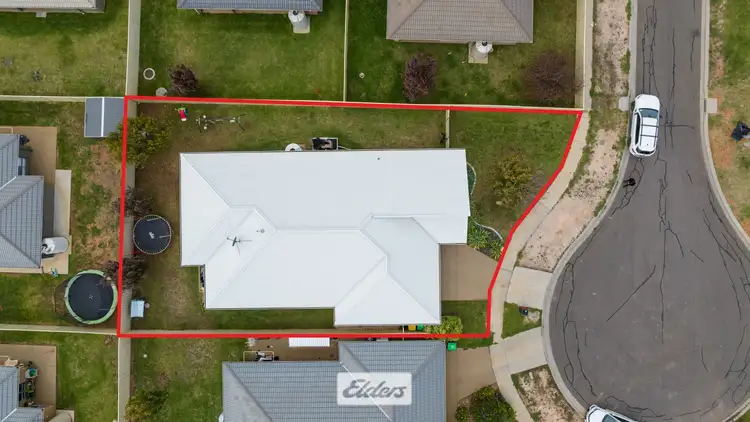 Second view of Homely house listing, 8 Lachlan Court, Mildura VIC 3500