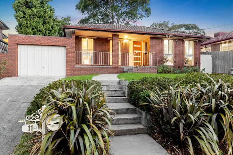 11 Pembroke Avenue, Frankston VIC 3199