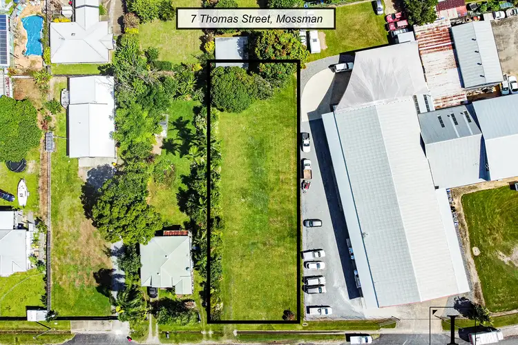 7 Thomas Street, Mossman QLD 4873