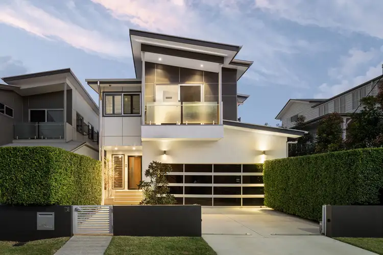 120 Barton Road, Hawthorne QLD 4171