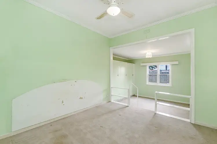 Fourth view of Homely house listing, 5 Lorna Court, Portland VIC 3305