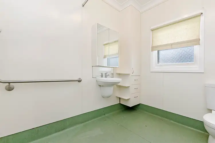 Fifth view of Homely house listing, 5 Lorna Court, Portland VIC 3305