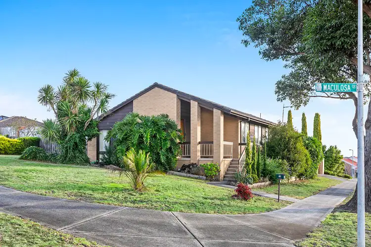 18 Regnans Avenue, Endeavour Hills VIC 3802