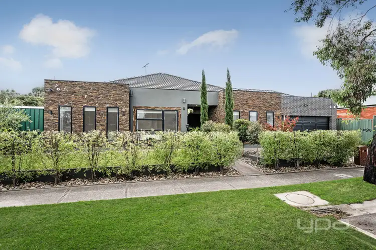 8 Aberfeldie Place, Craigieburn VIC 3064