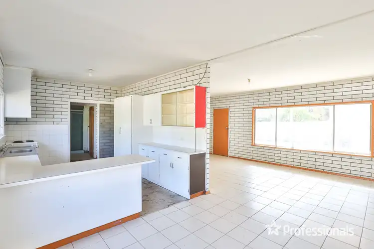 Fifth view of Homely house listing, 528 Deakin Avenue, Mildura VIC 3500