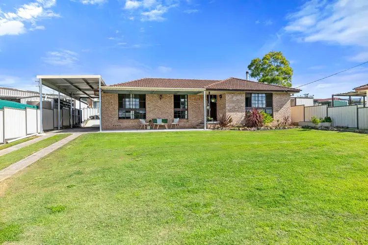 4 Sale Street, Greta NSW 2334