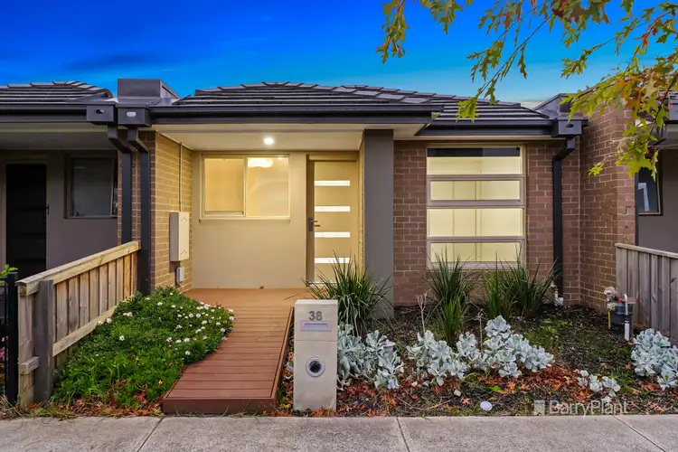 38 Henry Street, Pakenham VIC 3810