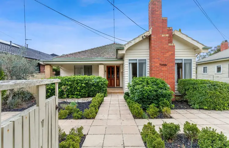 706 Humffray Street South