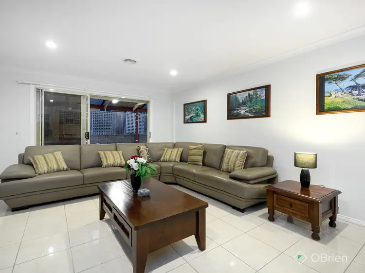 Fourth view of Homely house listing, 10 Sapphire Mews, Skye VIC 3977