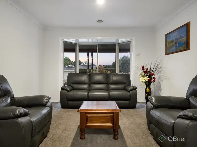 Fifth view of Homely house listing, 10 Sapphire Mews, Skye VIC 3977