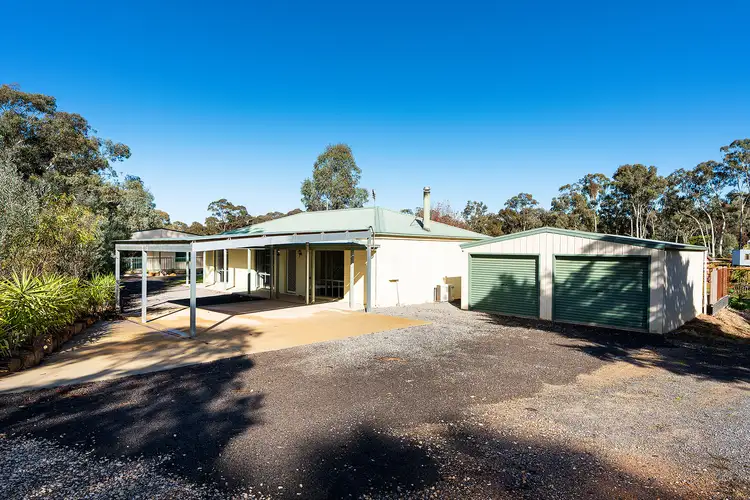 15 Fenton Avenue, Campbells Creek VIC 3451