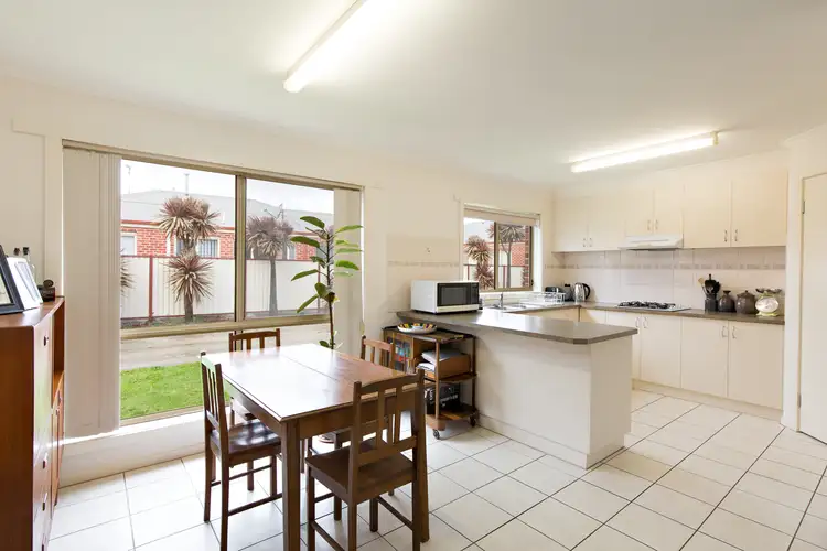 2/316 Herriott Street, Buninyong VIC 3357