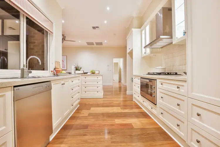 Fifth view of Homely house listing, 6 Jasmine Close, Mildura VIC 3500