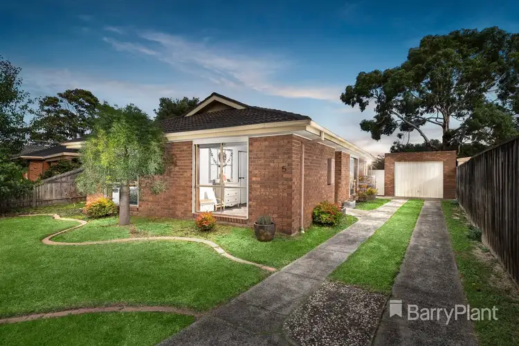 5 Oakbank Avenue, Mill Park VIC 3082
