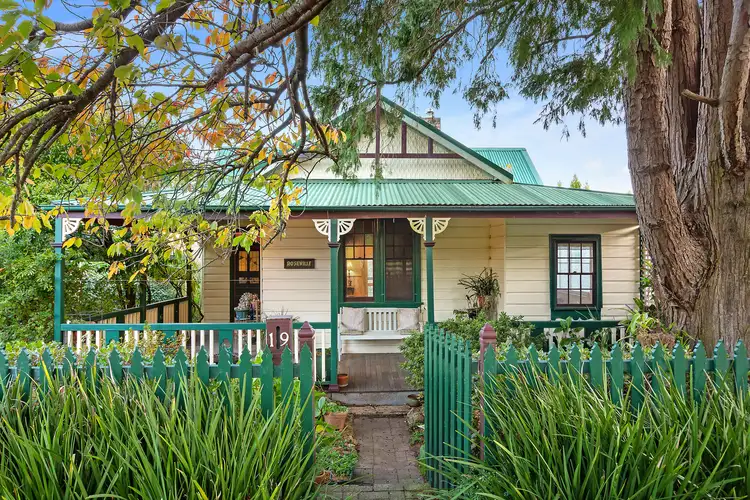 19 Westbourne Avenue, Wentworth Falls NSW 2782