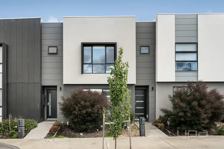 23 Hollywood Drive, Roxburgh Park VIC 3064
