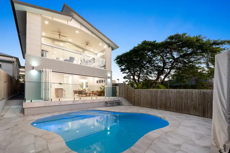 20 Eighth Avenue, Coorparoo QLD 4151