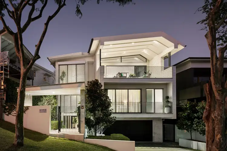 7 Wentworth Parade, Balmoral QLD 4171