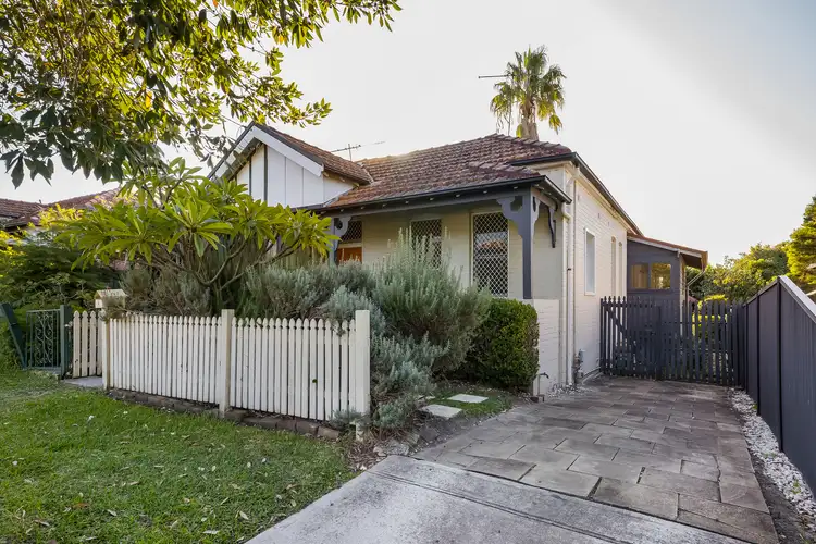 8 Ward Avenue, Canterbury NSW 2193
