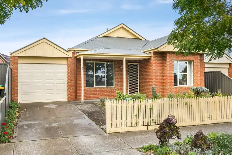15 Streeton Avenue, Caroline Springs VIC 3023