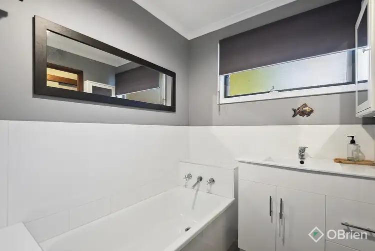 Sixth view of Homely house listing, 8 Heatherdew Close, Endeavour Hills VIC 3802