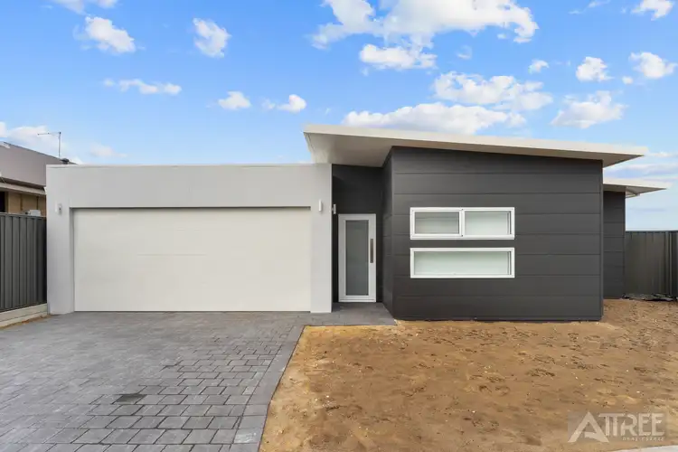 28 Hyacinth Drive, Piara Waters WA 6112