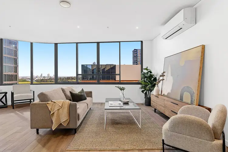 1109/11 Wentworth Place