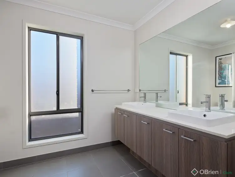 Fifth view of Homely house listing, 8 Paramount Drive, Warragul VIC 3820