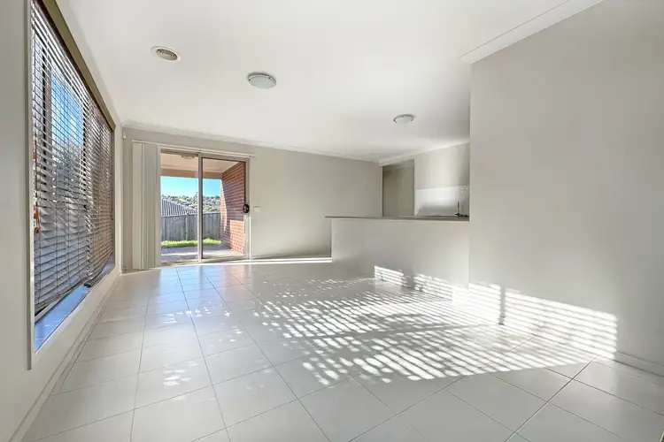 Fourth view of Homely house listing, 14 Folkstone Court, Drouin VIC 3818