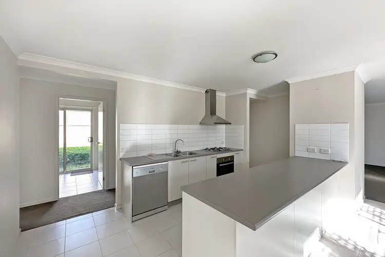 Fifth view of Homely house listing, 14 Folkstone Court, Drouin VIC 3818