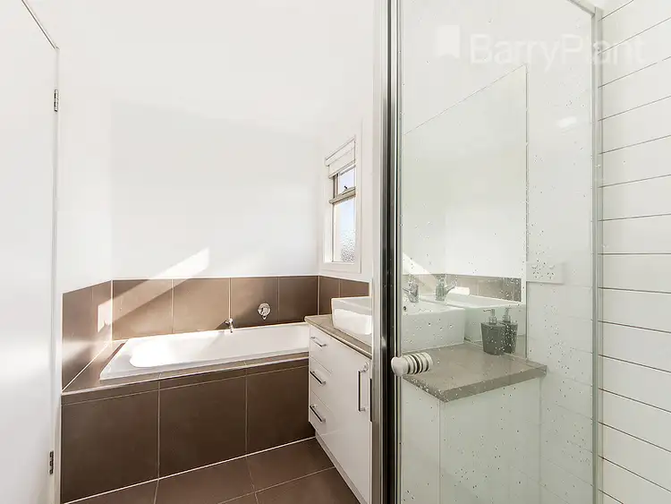 Sixth view of Homely townhouse listing, 2/31 Leslie Street, St Albans VIC 3021
