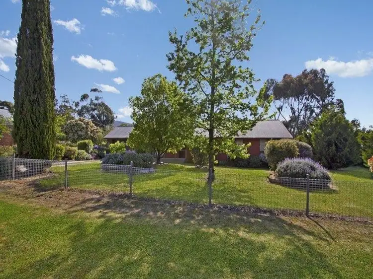 33 Reef Street, Maldon VIC 3463