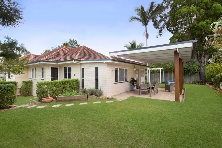 9 Reuben Street, Holland Park QLD 4121