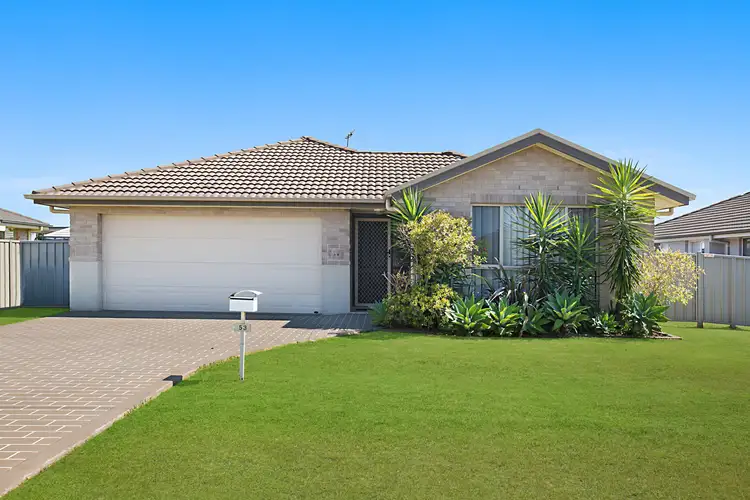 53 Niven Parade
