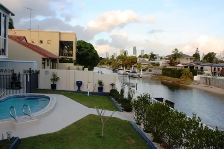 10 Monte Vista Court, Broadbeach Waters QLD 4218