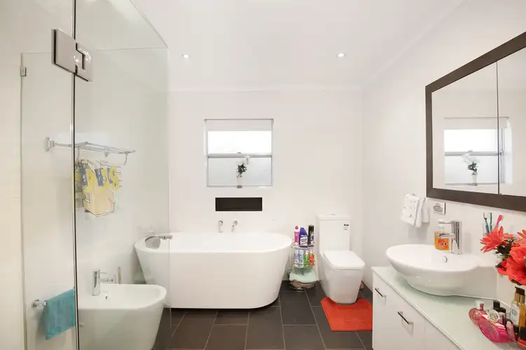 Fifth view of Homely house listing, 17 Canadian Court, Meadow Heights VIC 3048