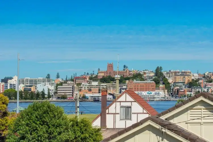44 Maitland Street, Stockton NSW 2295