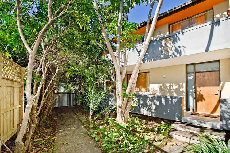 2/1 Pemell Lane, Newtown NSW 2042