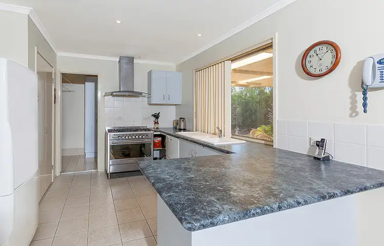 Fourth view of Homely house listing, 8 Glenelg Court, Wattle Grove NSW 2173