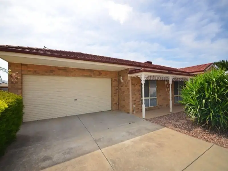 Main view of Homely townhouse listing, 4/112 Sutton Street, Echuca VIC 3564