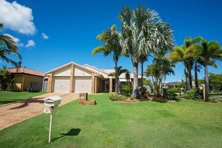 25 Topsail Circuit, Banksia Beach QLD 4507